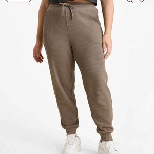 NUUDS WAFFLE JOGGER COLOR MOCHA Sz M